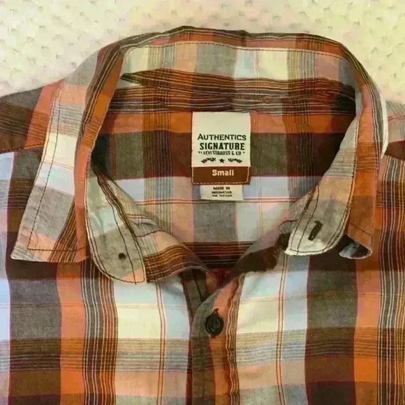 Authentic Signature Levi Strauss & Co plaid button down sz S plaid fall *Hole* - Picture 2 of 10